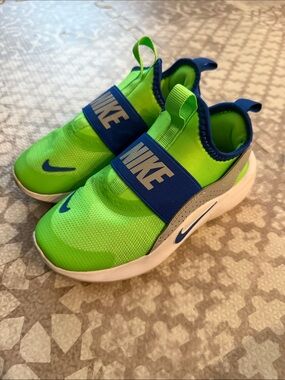 Nike Flex Runner Shoes size 11c